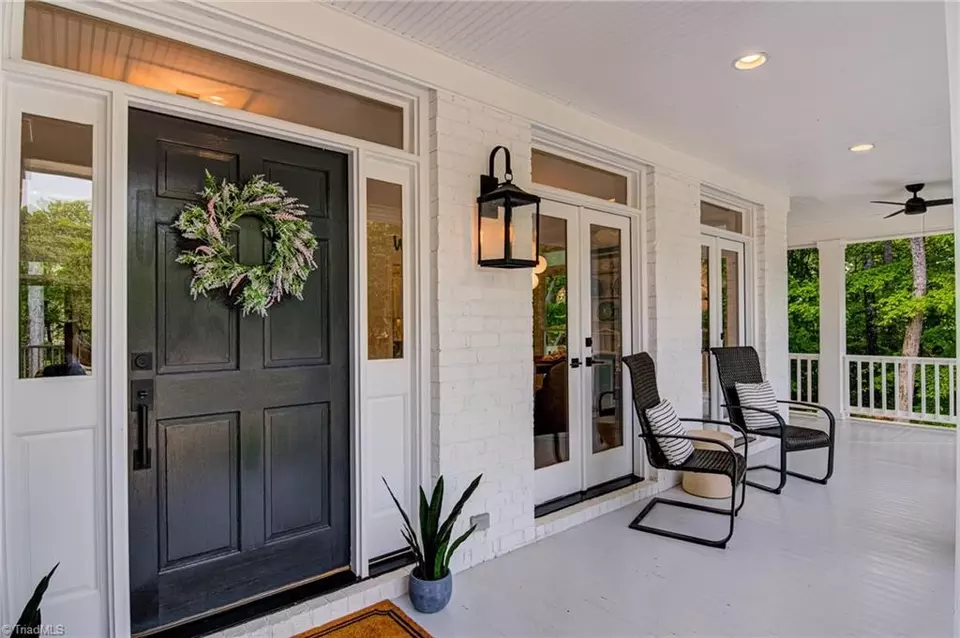 Captains Point — Front Porch