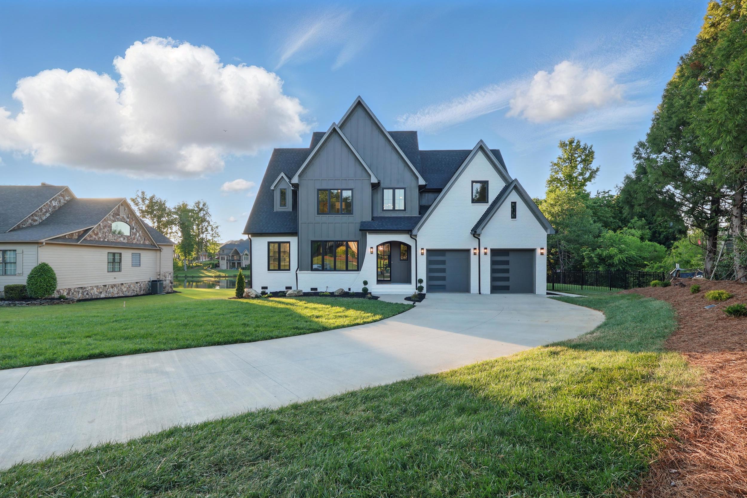 833 Dunleigh Way — Front Exterior